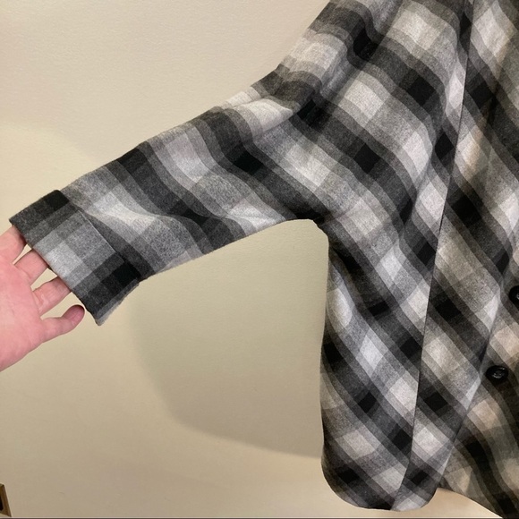 D STUDIO Sz XL  Plaid Shacket with Dolman Sleeves - Picture 2 of 11